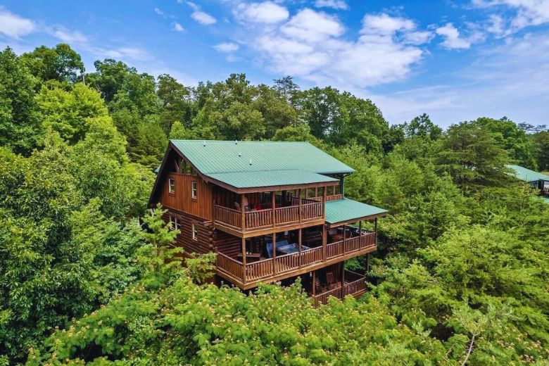 Is it Cheaper to Stay in a Cabin in Gatlinburg or Pigeon Forge?